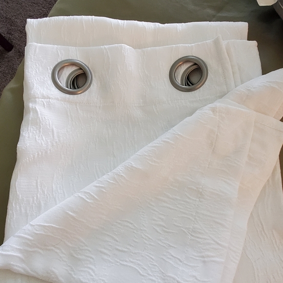 Drapery panel - Picture 1 of 2